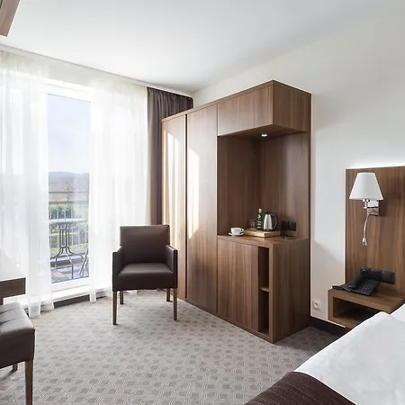 Osada śnieżka Koło Karpacza Hotel apartamentowy Lomnica (Jelenia Gora)